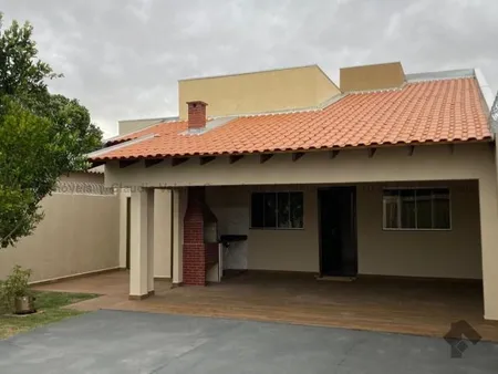 Casa-Térrea em Guanandi