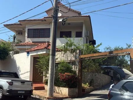 Sobrado em Jardim Nova Era