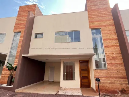 Sobrado-Condomínio em Chácara Cachoeira