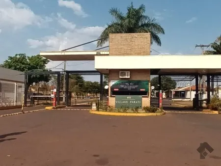 Casa-Térrea-Condomínio em Jardim Parati