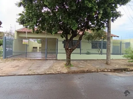 Casa-Térrea em Vila Progresso