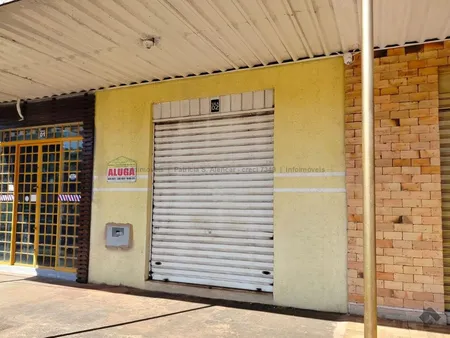 Sala / Salão / Loja em Pioneiros