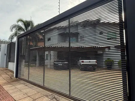 Sobrado em Chácara Cachoeira