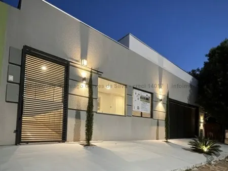 Casa-Térrea em Centro