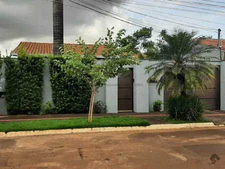 Casa-Térrea em Guanandi