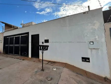 Casa-Térrea em Rita Vieira