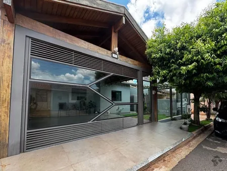 Casa-Térrea-Condomínio em Tijuca