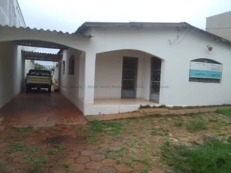 Casa-Térrea em Jardim Montevidéu