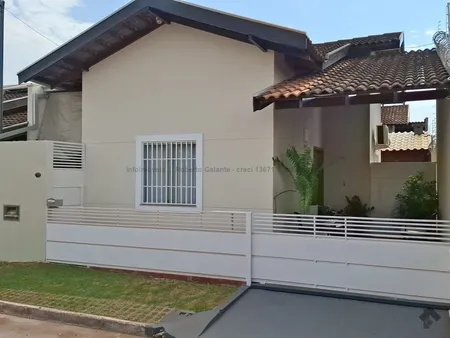 Casa-Térrea-Condomínio em Jardim Centenário