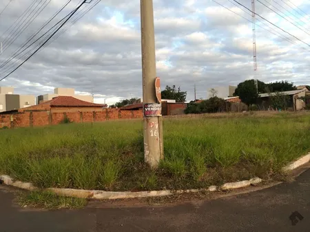 Terreno em Jardim Montevidéu