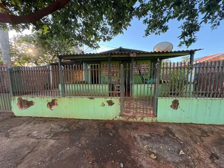Casa-Térrea em Centro