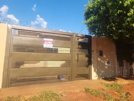 Casa-Térrea em Vila Aimoré