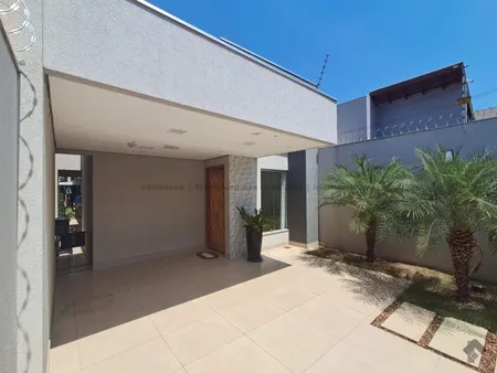 Casa-Térrea em N. Sra. das Graças