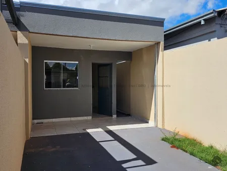 Casa-Térrea em Guanandi