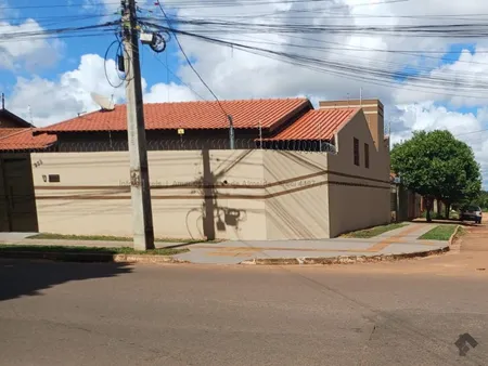 Casa-Térrea em Universitário