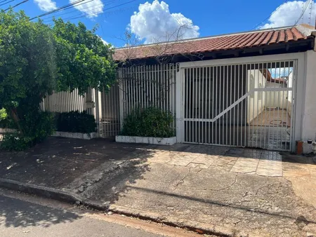 Casa-Térrea em Vila Carlota