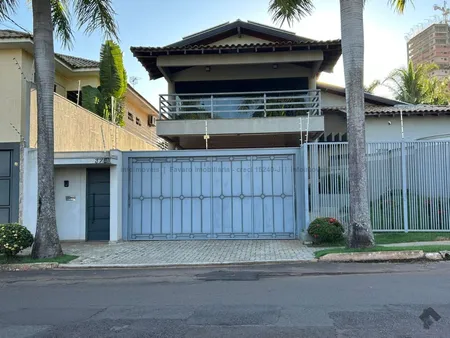 Sobrado em Chácara Cachoeira