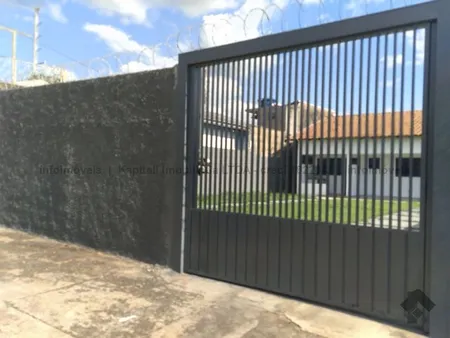 Casa-Térrea em Vila Olinda