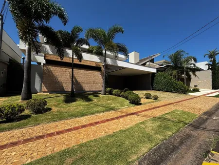 Sobrado-Condomínio em Pq. Residencial Damha II