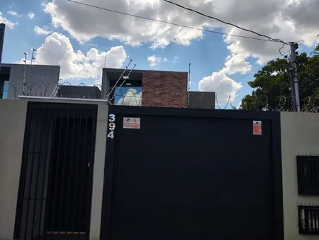 Casa-Térrea em Jardim Nhanhá