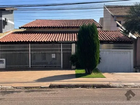 Sobrado em Chácara Cachoeira