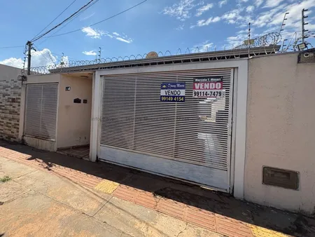 Casa-Térrea em Jardim Los Angeles