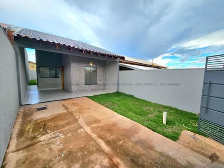 Casa-Térrea em Jardim Presidente