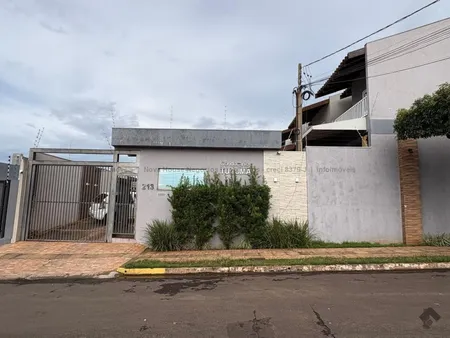 Sobrado-Condomínio em Chácara Cachoeira