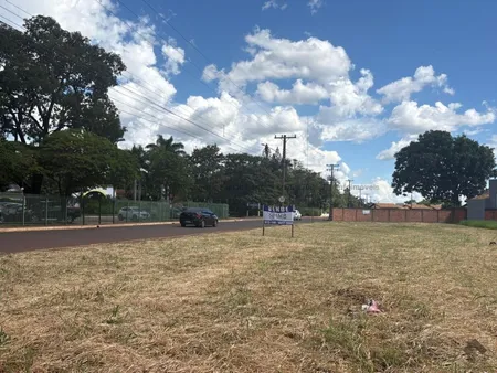 Área em Jardim Parati