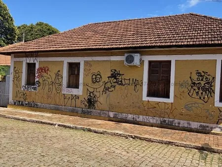Casa-Térrea em Centro