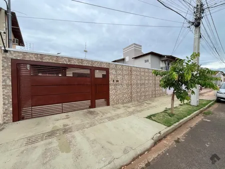 Casa-Térrea em Jardim Panamá