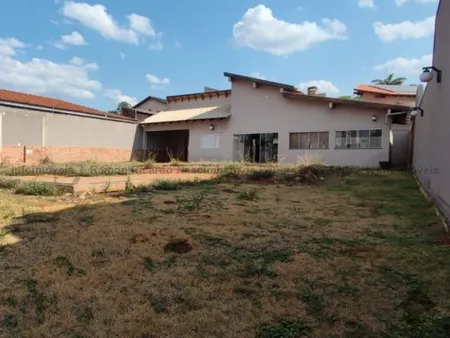 Casa-Térrea em Jardim São Bento