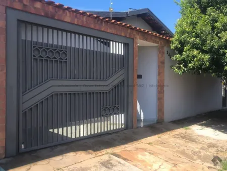Casa-Térrea em Jardim Panamá