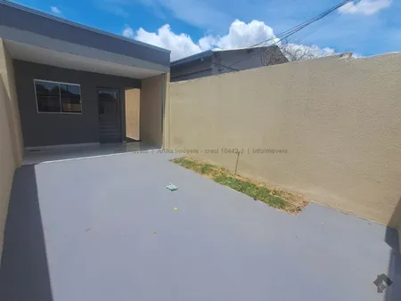 Casa-Térrea em Guanandi