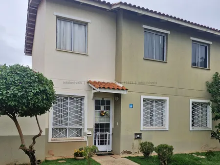 Sobrado-Condomínio em Rita Vieira