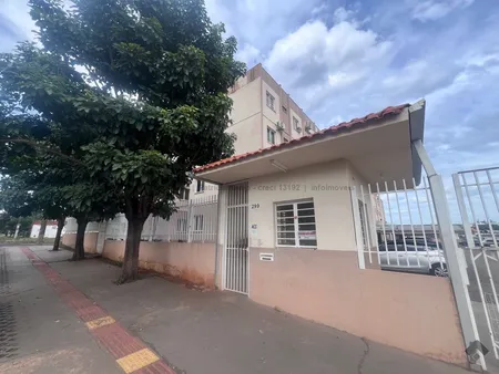 Apartamento em Residencial Ana Maria do Couto