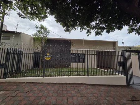Casa-Térrea em Vila Rosa