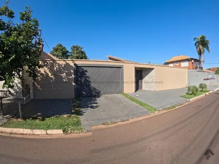 Casa-Térrea em Jardim São Lourenço