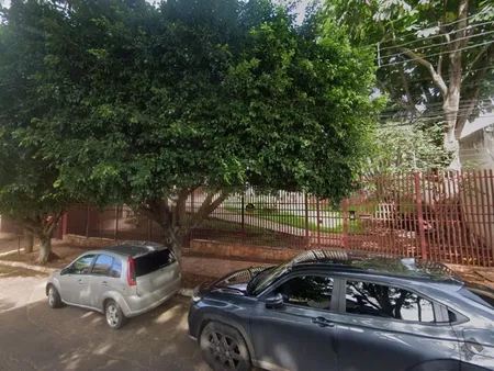 Casa-Térrea em Jardim dos Estados