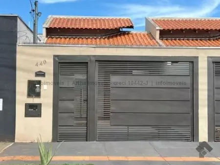 Casa-Térrea em Guanandi