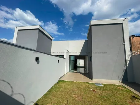 Casa-Térrea em Rita Vieira