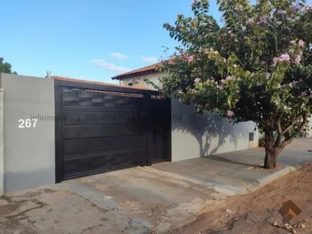 Casa-Térrea em Guanandi