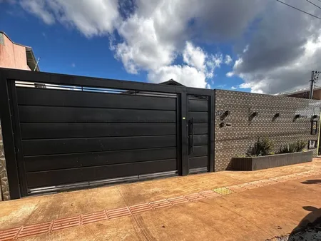 Casa-Térrea em Vila Belo Horizonte