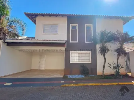 Sobrado-Condomínio em Chácara Cachoeira