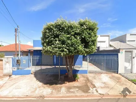 Casa Comercial em Universitário