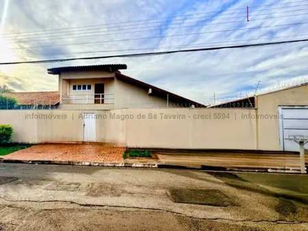 Casa-Térrea em Vila Vilas Boas