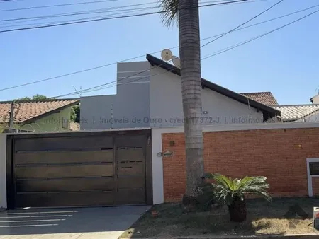Casa-Térrea em Rita Vieira