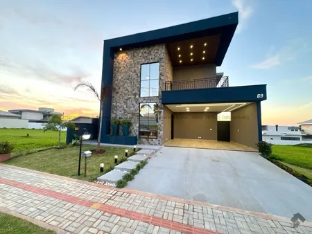 Sobrado-Condomínio em Residencial Shalom