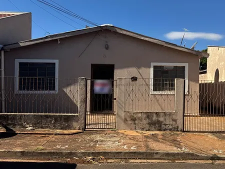 Casa-Térrea em José Abrão