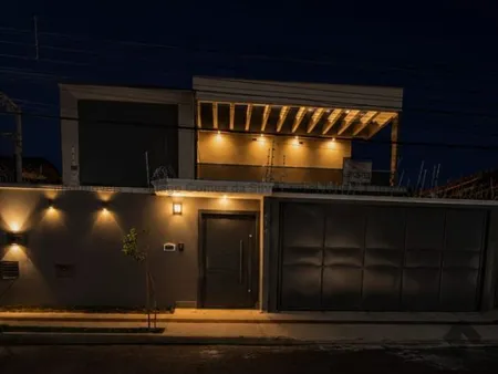 Casa-Térrea em Vila Vilas Boas